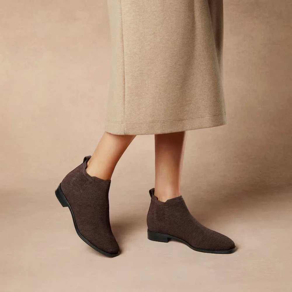 Vivaia Ryan Slip-On Booties Women 37.5 US‎ 7 NWOT Square Toe Chelsea Ankle Boots